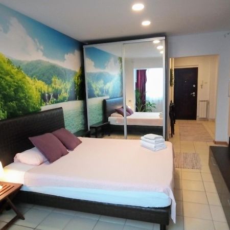 Cozy Downtown Oasis Apartment Bucharest Exterior photo