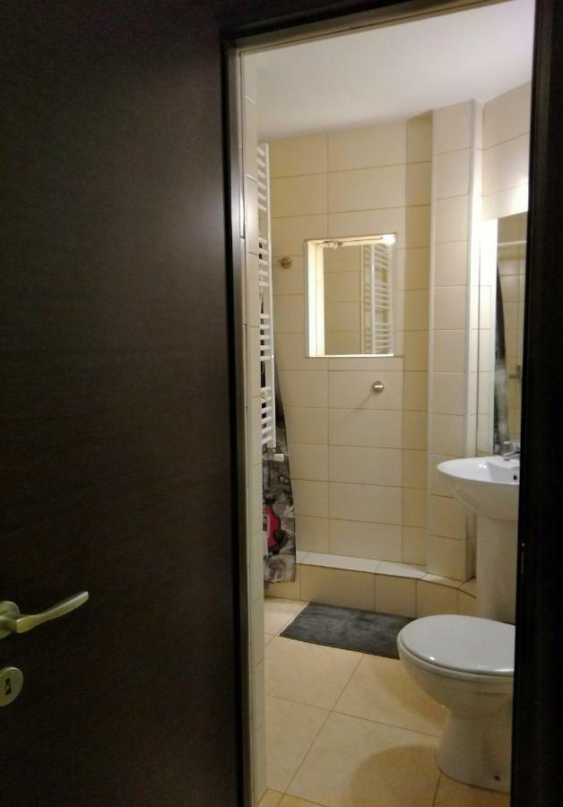 Cozy Downtown Oasis Apartment Bucharest Exterior photo